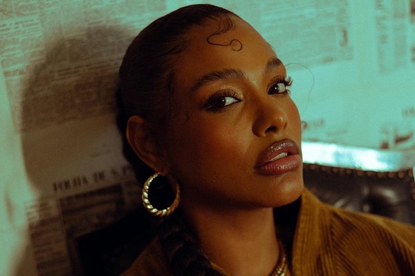 How Can Understanding UK Fashion Trends Enhance Women's Beauty Routines?