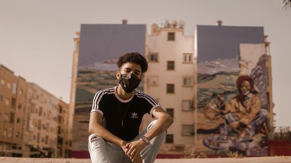 Exploring the evolution of the uk fashion scene: adapting to women's shifting trends